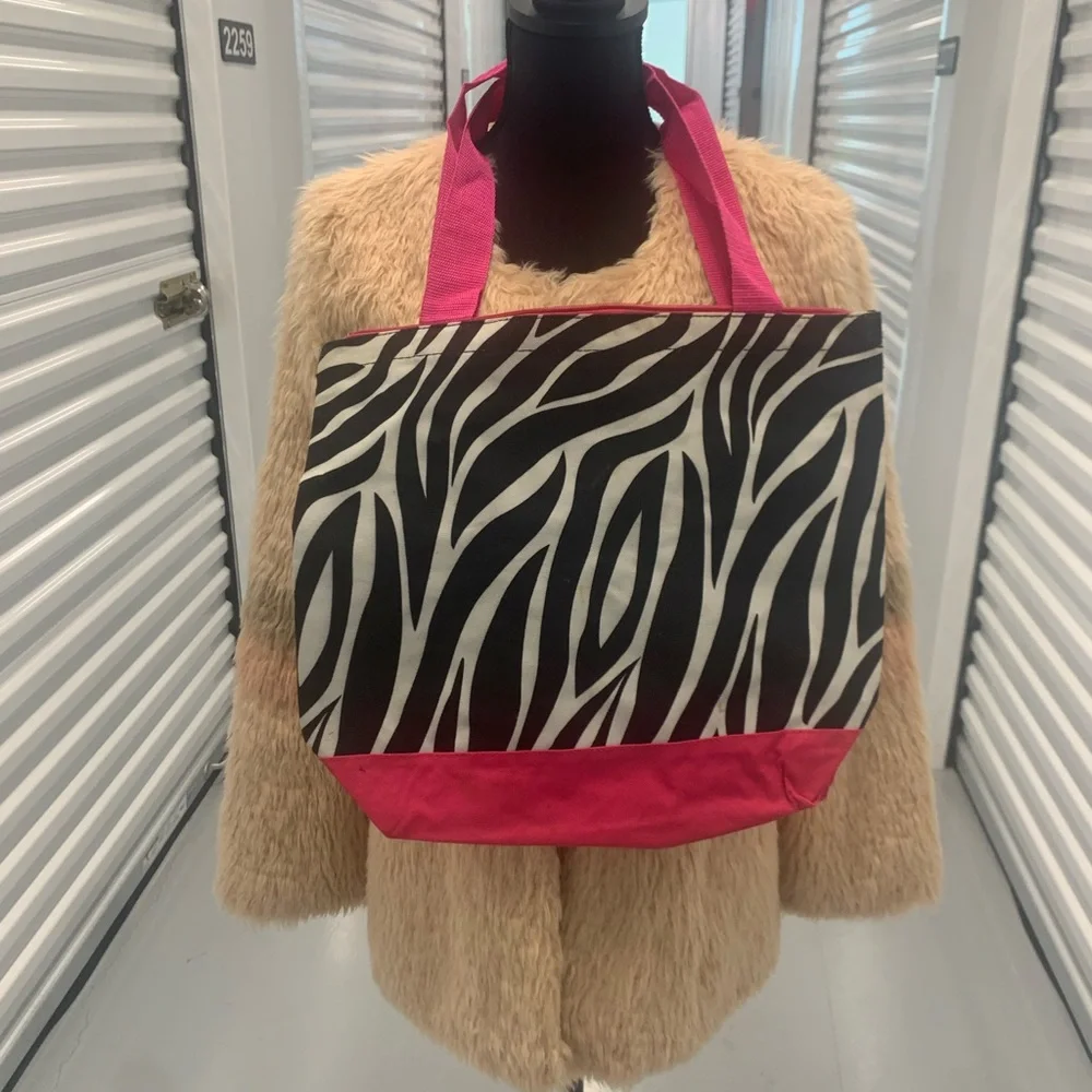 Large Tote 🦓 With Bow - Picture 2 of 10